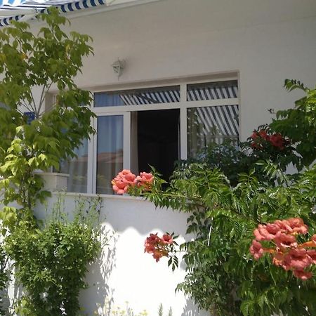 Apartmani Buba Podstrana Ngoại thất bức ảnh