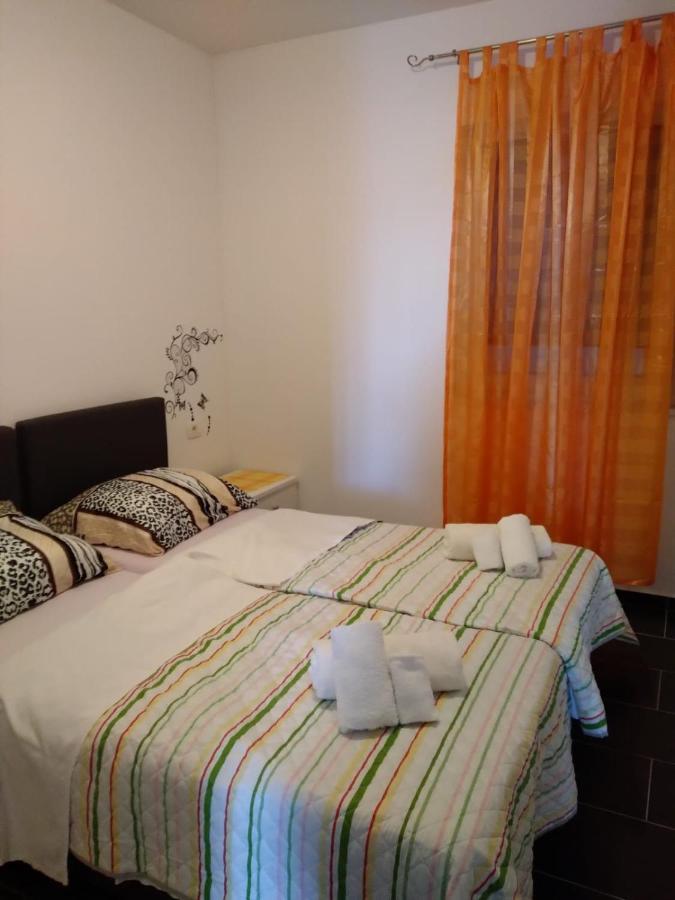Apartmani Buba Podstrana Ngoại thất bức ảnh