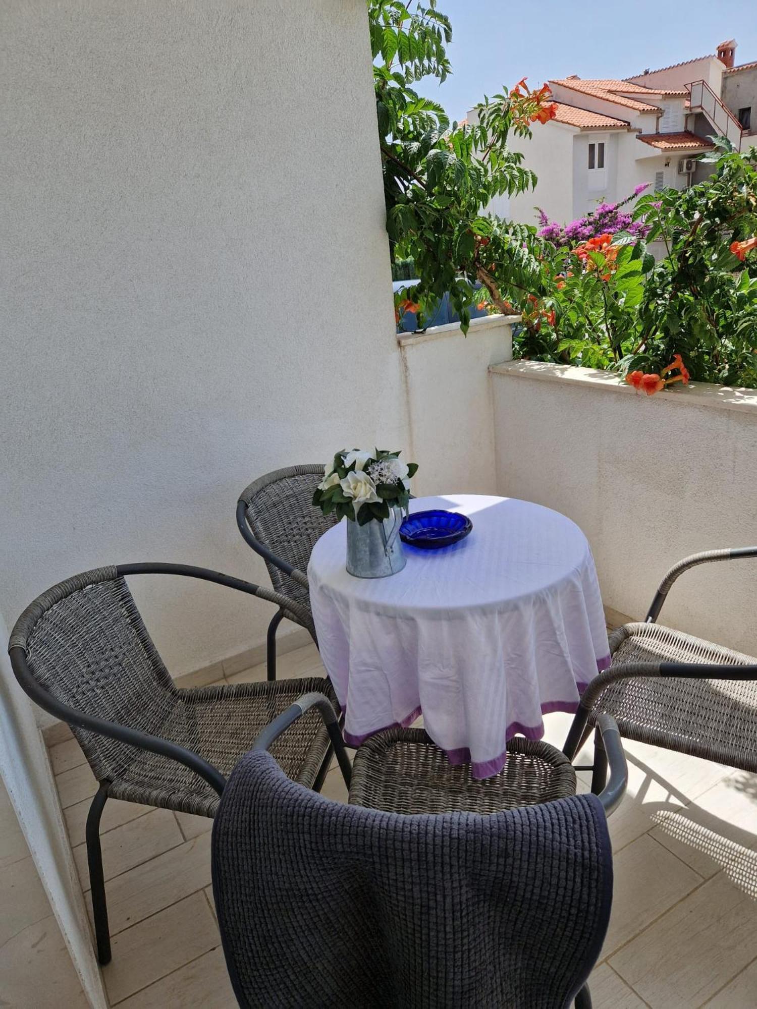 Apartmani Buba Podstrana Ngoại thất bức ảnh
