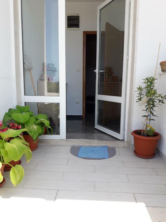 Apartmani Buba Podstrana Ngoại thất bức ảnh
