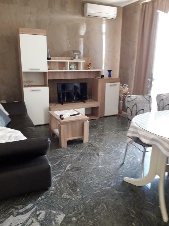 Apartmani Buba Podstrana Ngoại thất bức ảnh